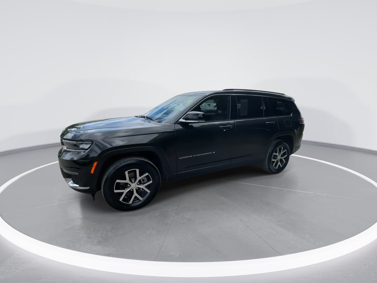Used 2024 Jeep Grand Cherokee L Limited AWD/4WD image 8
