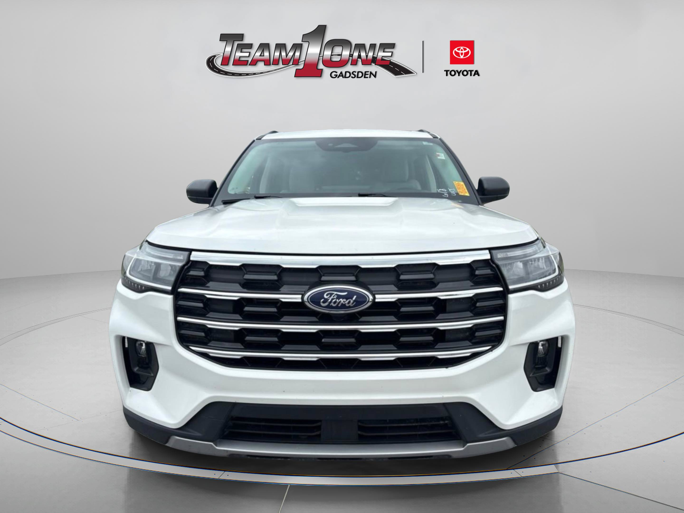 Used 2025 Ford Explorer Active w/ Active Comfort Package RWD image 4