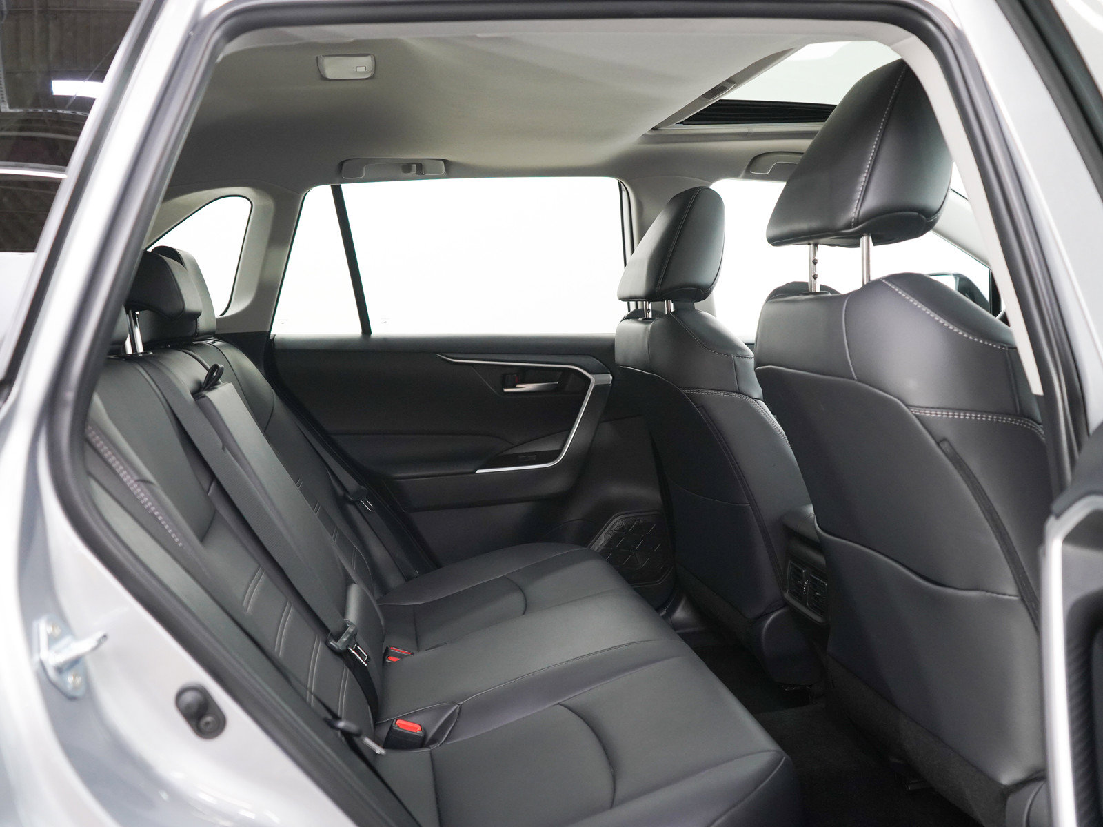 Used 2025 Toyota RAV4 XLE Premium w/ Weather Package AWD/4WD image 12