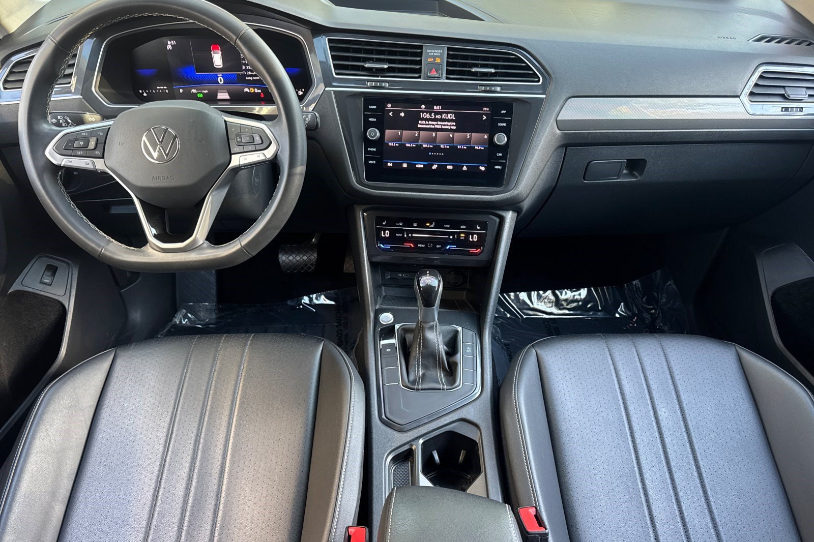 Used 2024 Volkswagen Tiguan SE FWD image 16