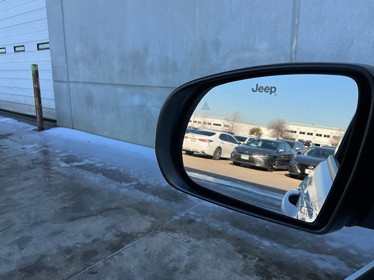 Used 2025 Jeep Compass Limited image 19