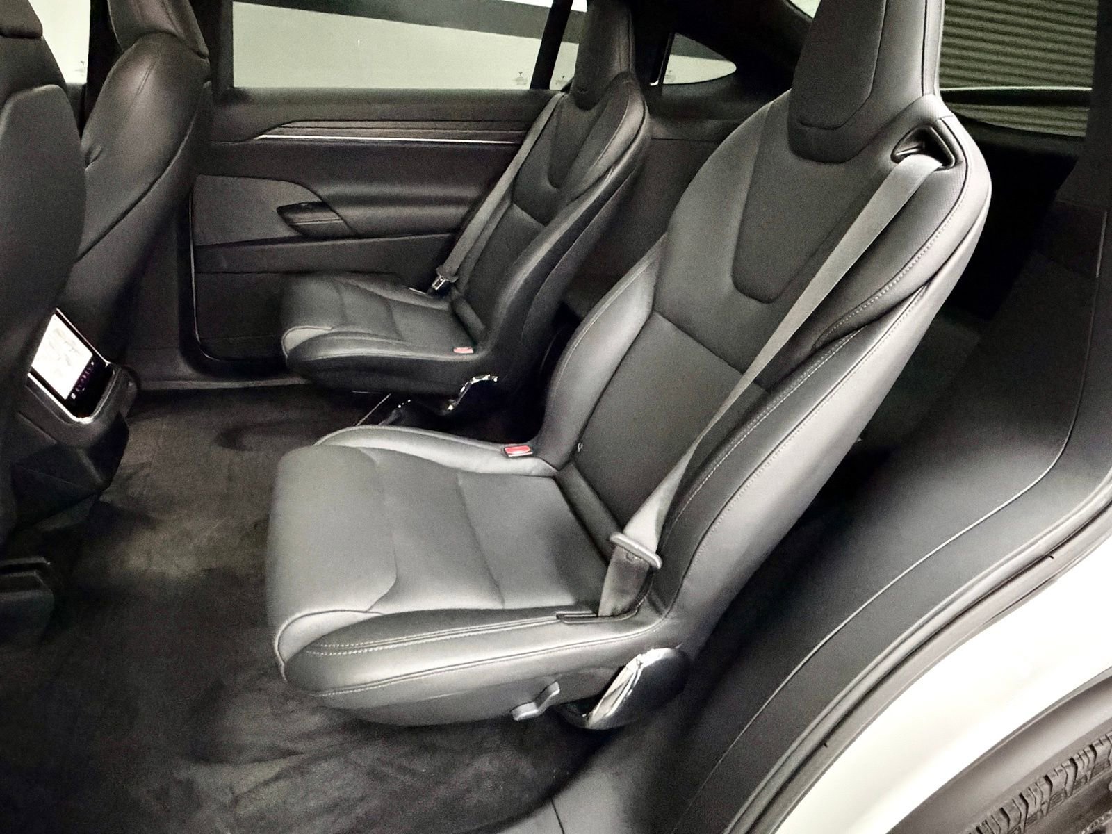 Used 2022 Tesla Model X AWD/4WD image 35