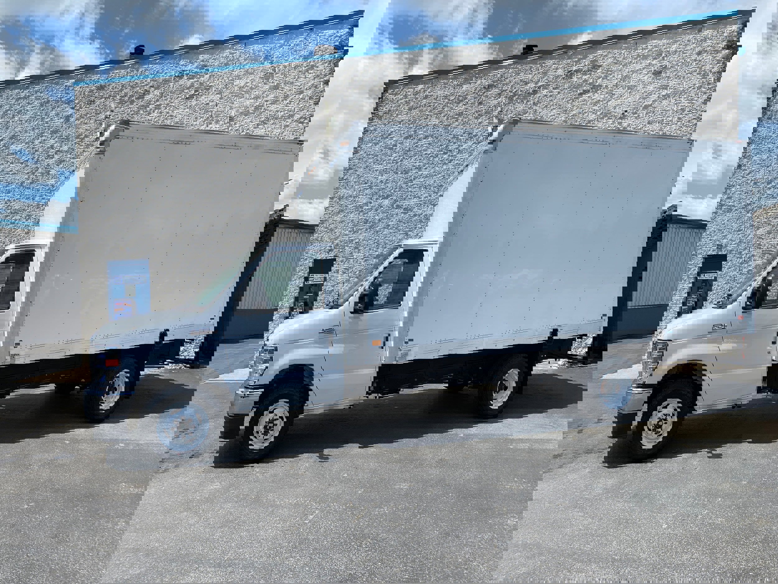 New 2026 Ford E-350 and Econoline 350 Super Duty w/ Power Equipment Group image 4