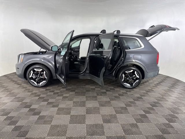 Certified 2025 Kia Telluride S image 11