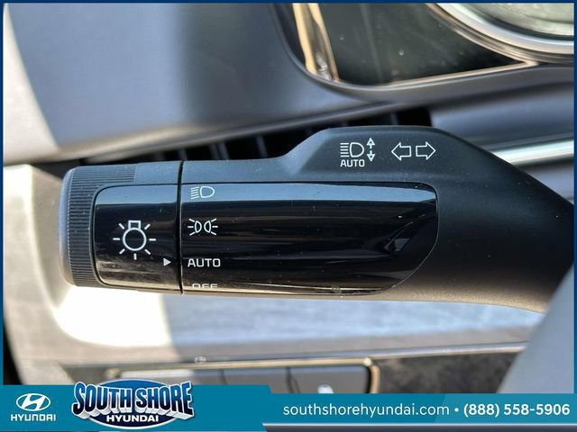 Used 2024 Kia Carnival EX FWD image 26