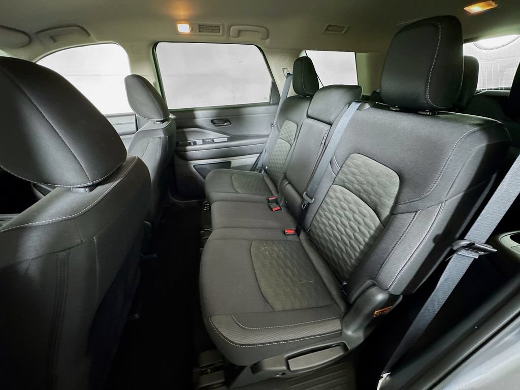 Used 2024 Nissan Pathfinder SV FWD image 23