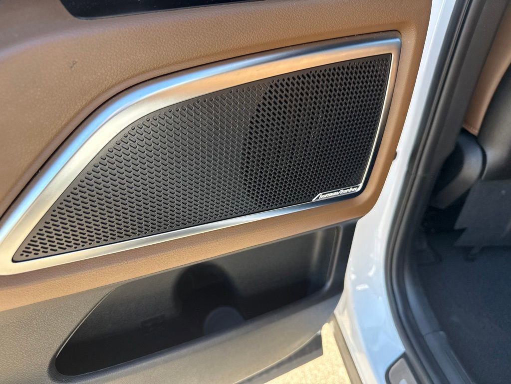 Used 2022 Kia Telluride SX w/ SX Prestige Package AWD/4WD image 10