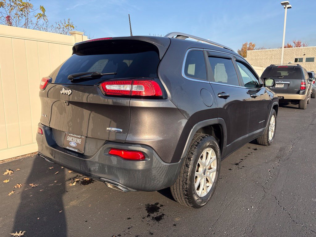 Used 2016 Jeep Cherokee Latitude w/ Comfort/Convenience Group AWD/4WD image 3