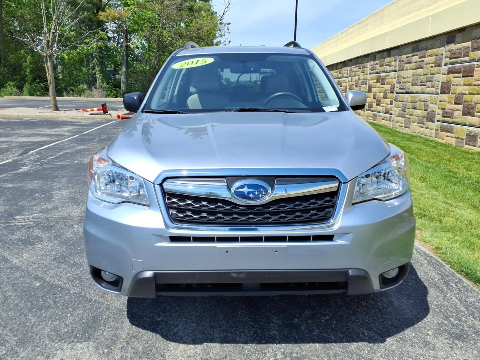 Used 2015 Subaru Forester 2.5i Limited AWD/4WD image 3