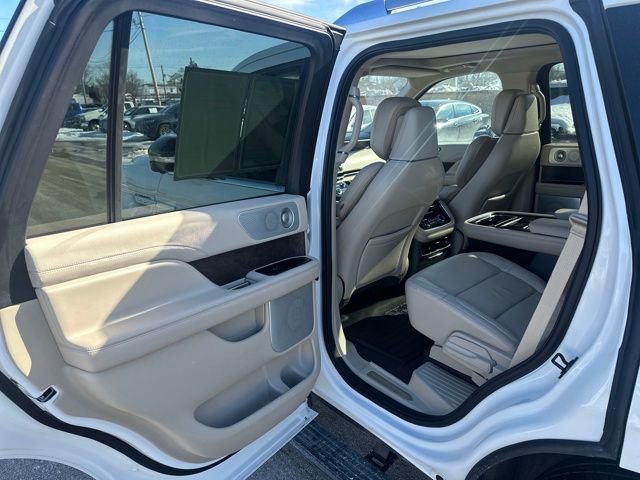 Used 2020 Lincoln Navigator Reserve w/ Luxury Package image 27
