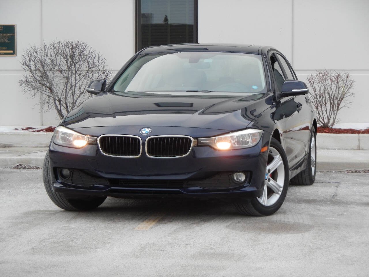 Used 2014 BMW 320i Sedan RWD image 3