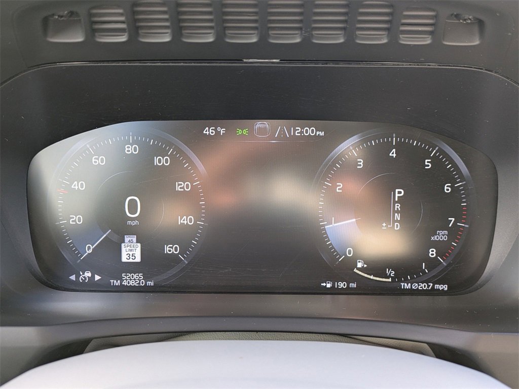 Certified 2022 Volvo XC90 T5 Momentum w/ Climate Package image 28