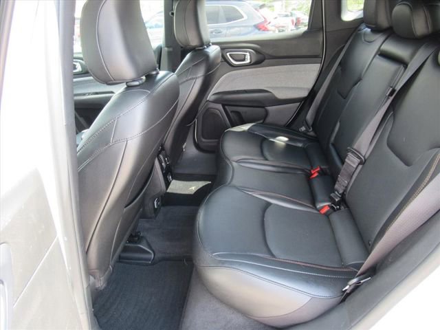 Used 2023 Jeep Compass Latitude image 30