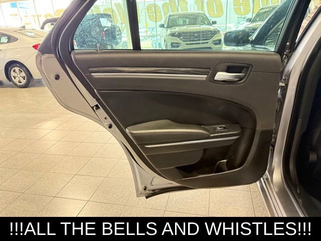 Used 2017 Chrysler 300 Touring w/ Value Package image 21