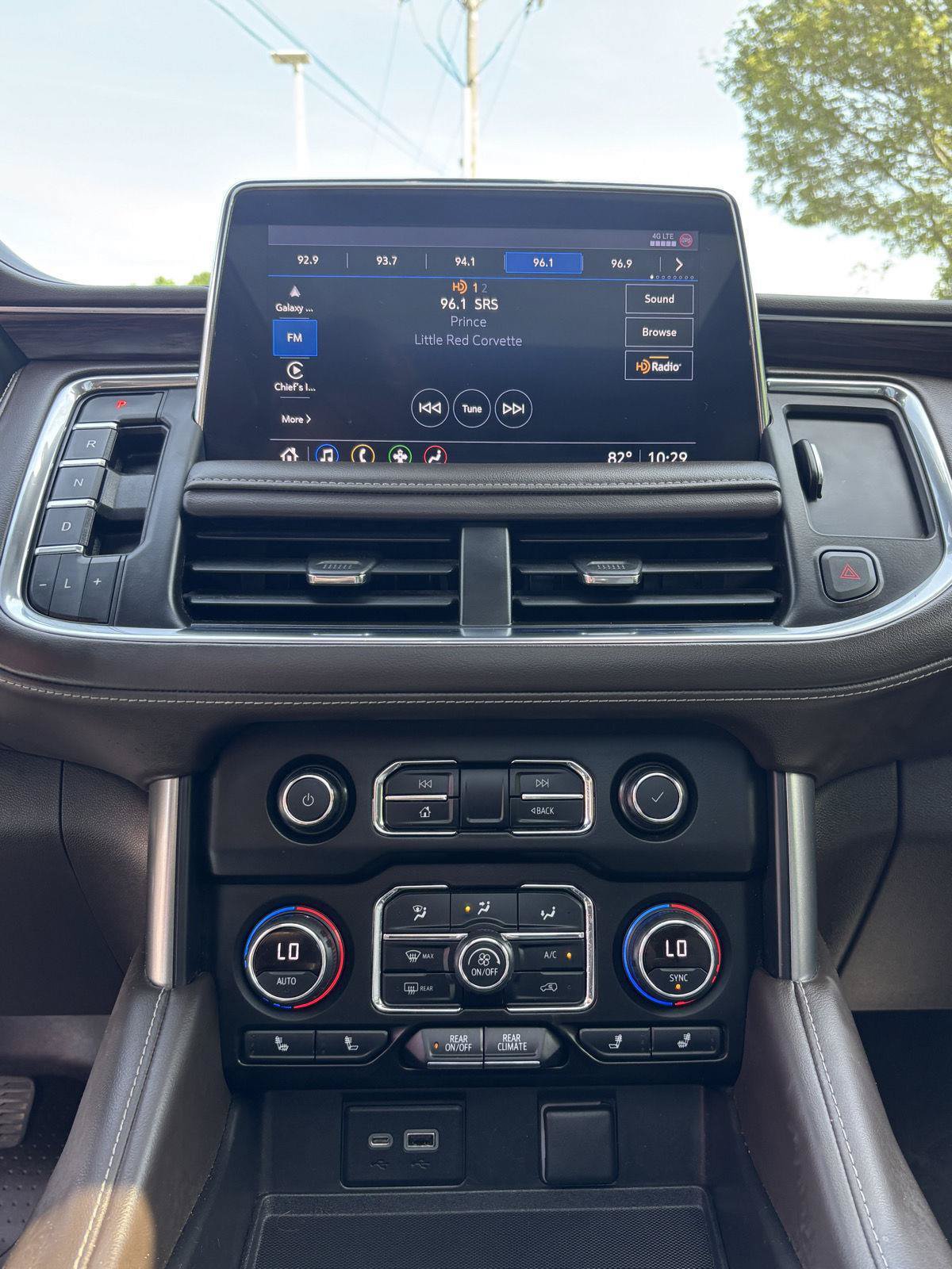 Used 2021 Chevrolet Suburban LT AWD/4WD image 22