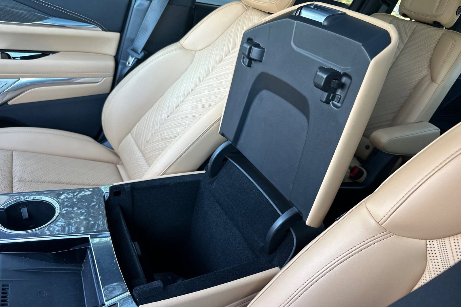 Used 2026 Cadillac Escalade IQ Sport 2 w/ LPO, ONYX Package image 34