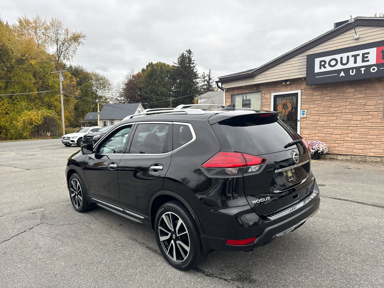 Used 2017 Nissan Rogue SL w/ SL Premium Package image 11
