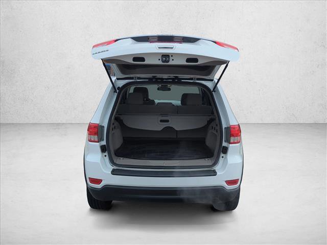 Used 2013 Jeep Grand Cherokee Laredo w/ Laredo E Group image 9