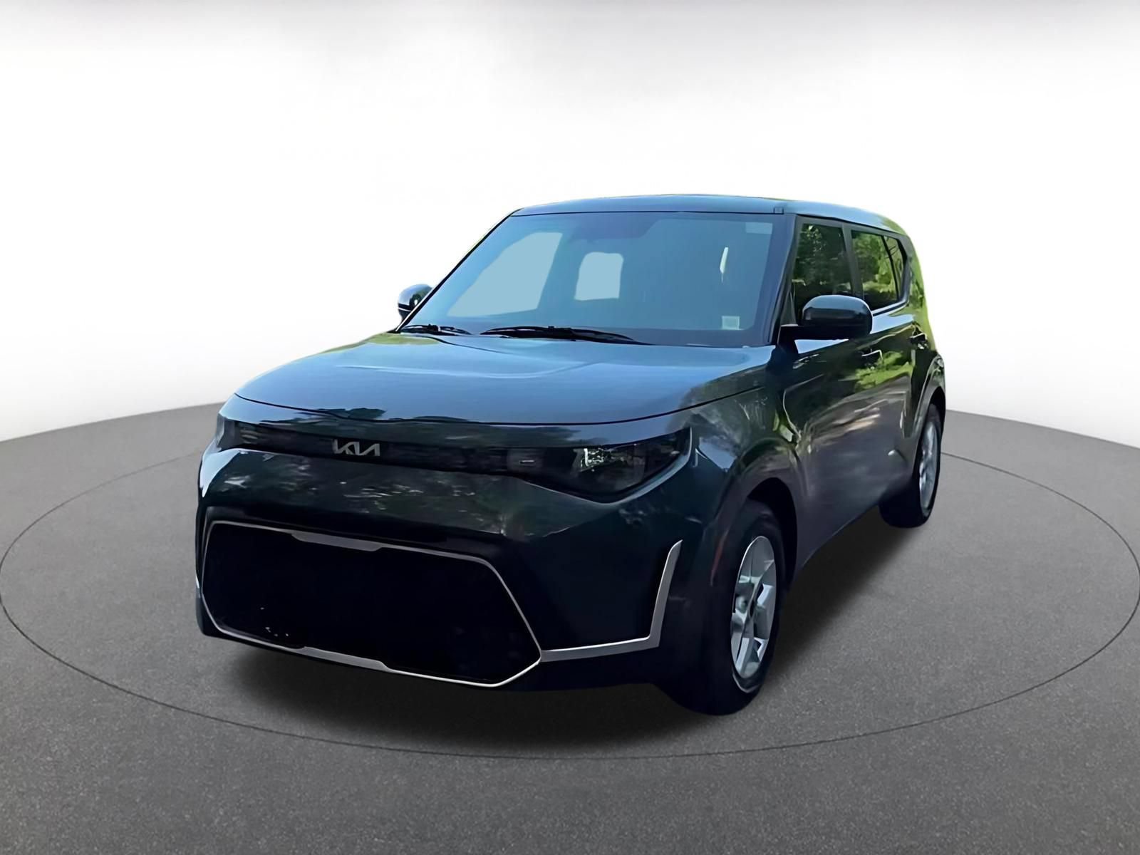 Used 2025 Kia Soul LX w/ LX Technology Package FWD image 7