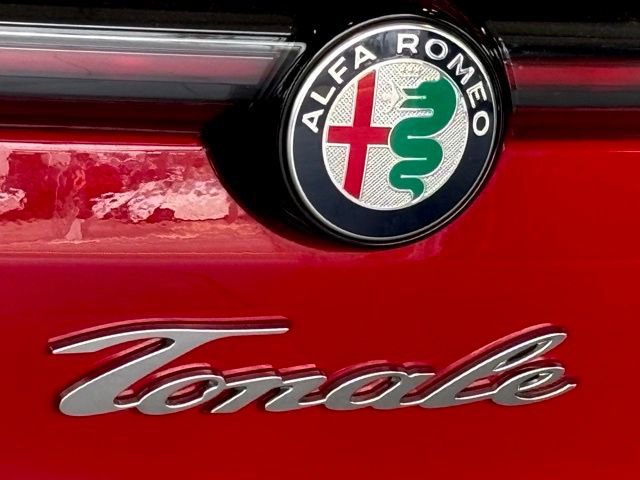 Used 2024 Alfa Romeo Tonale Veloce AWD/4WD image 6