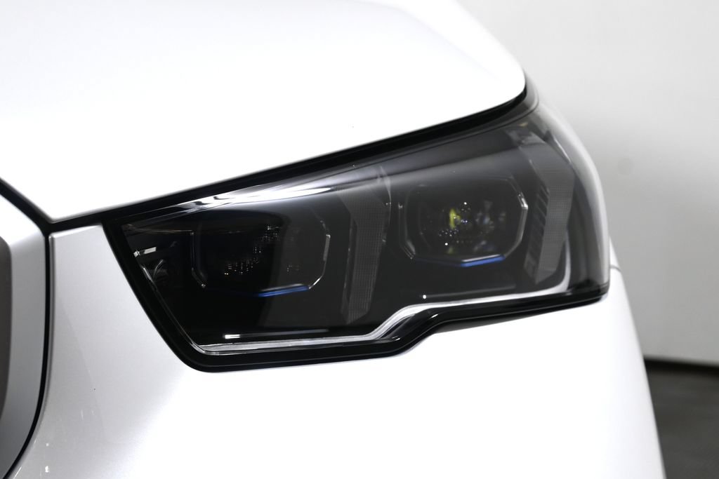 New 2027 BMW 530i xDrive w/ Premium Package AWD/4WD image 11