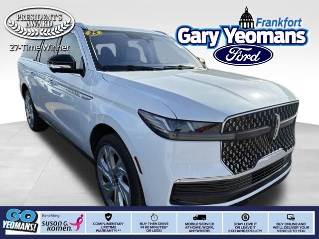 Used 2025 Lincoln Navigator L Reserve image 1