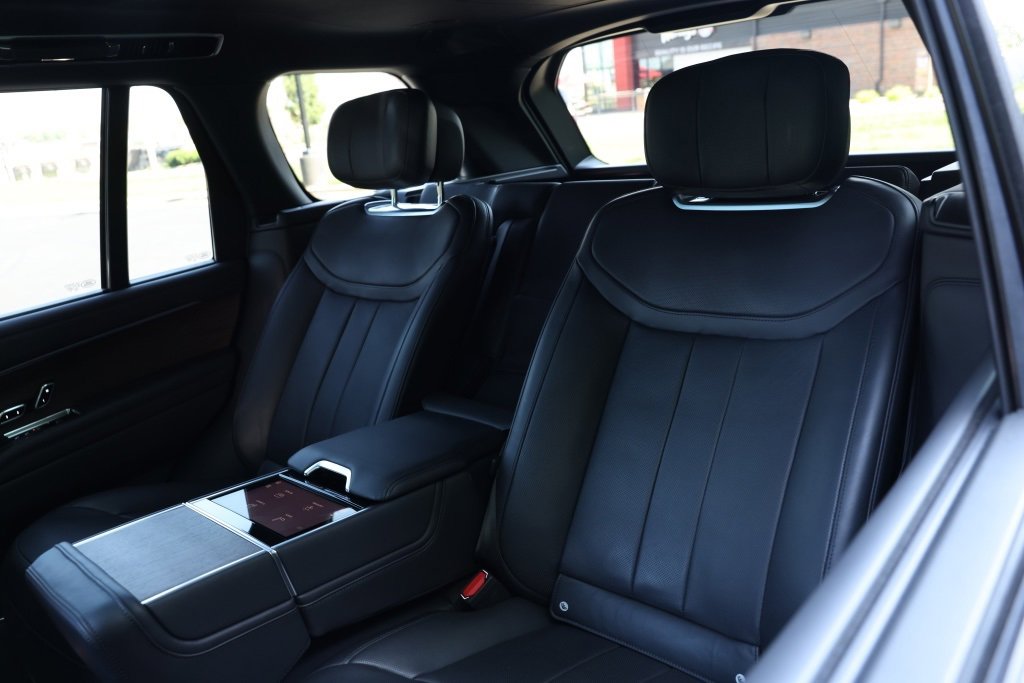 Used 2023 Land Rover Range Rover Long Wheelbase Autobiography image 5