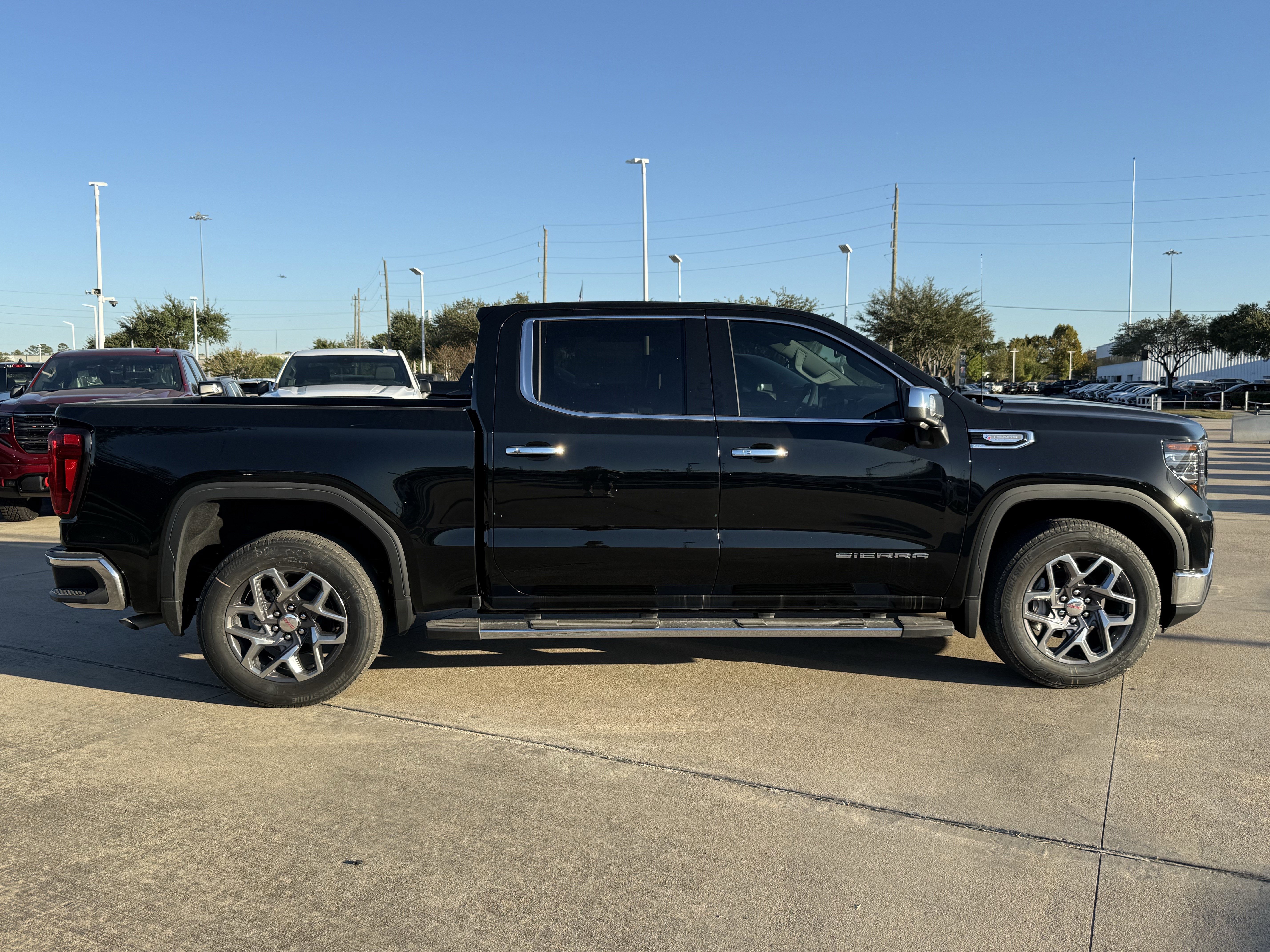 New 2026 GMC Sierra 1500 SLT image 3