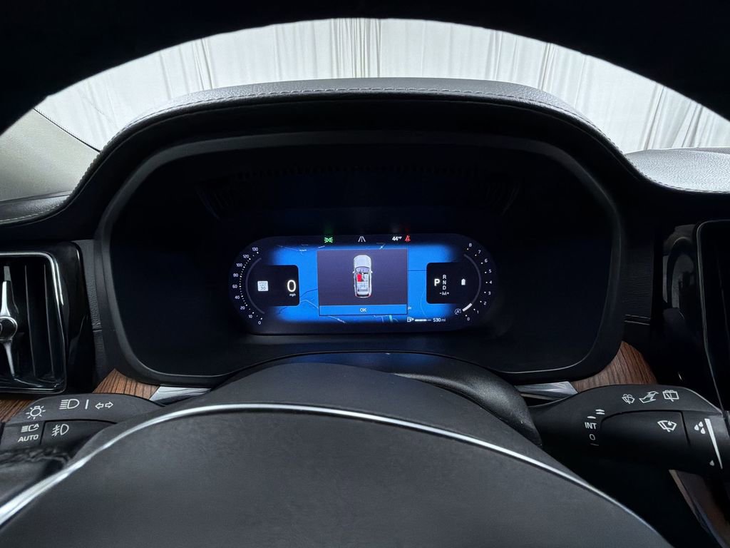 Used 2023 Volvo XC60 B5 Ultimate w/ Climate Package image 19