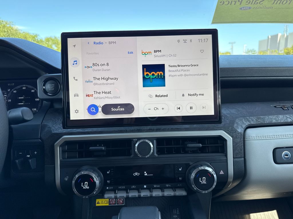 Used 2024 Toyota Tacoma Limited w/ Limited Package (LT) AWD/4WD image 21