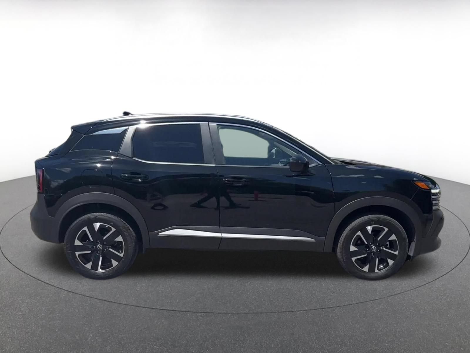 Used 2026 Nissan Kicks SV w/ Cold Weather Package AWD/4WD image 16