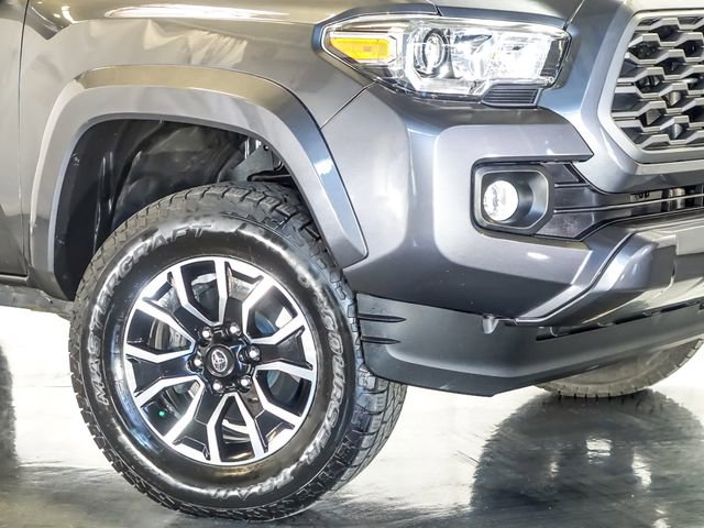 Used 2021 Toyota Tacoma TRD Sport w/ Technology Package image 4