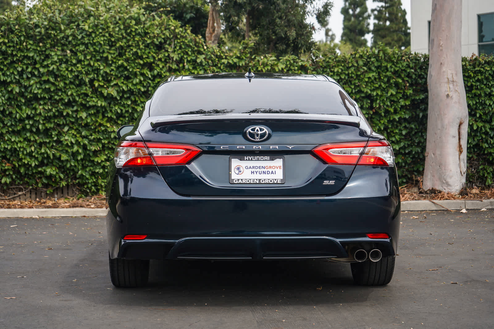 Used 2020 Toyota Camry SE image 5