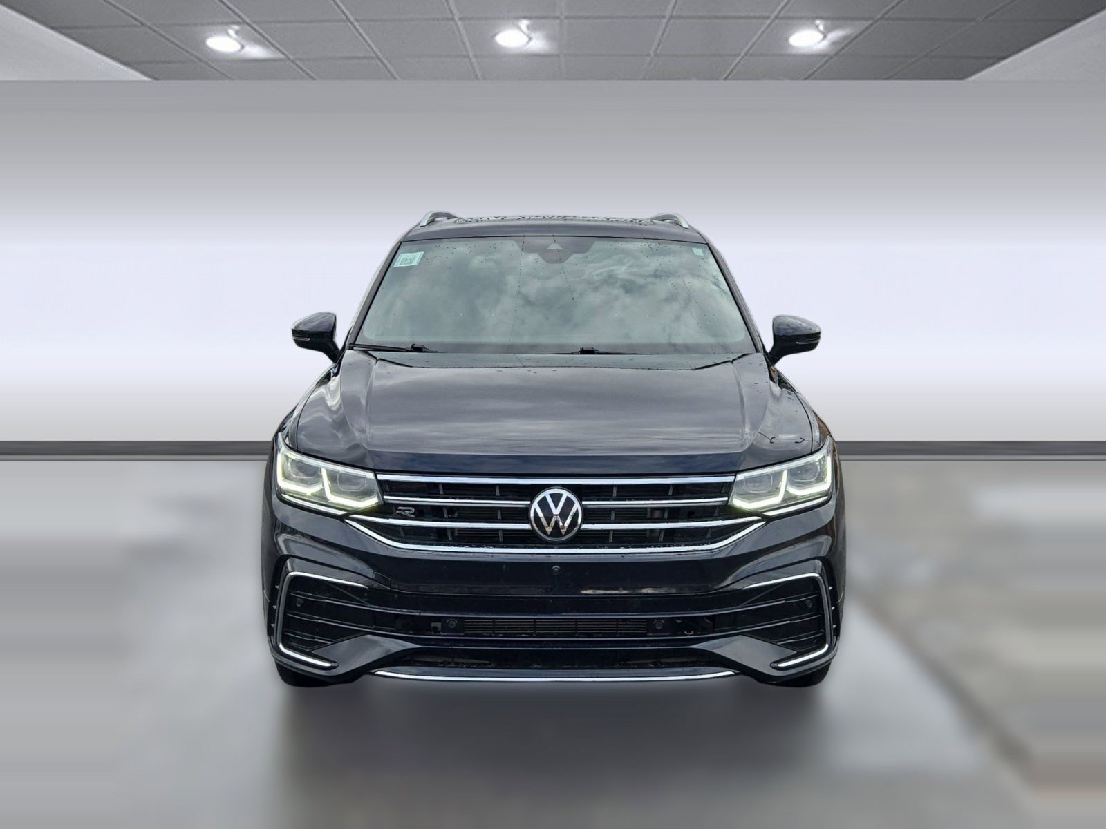 Used 2023 Volkswagen Tiguan SEL R-Line image 5