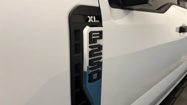 Used 2023 Ford F250 XL w/ Snow Plow/Camper Package AWD/4WD image 38
