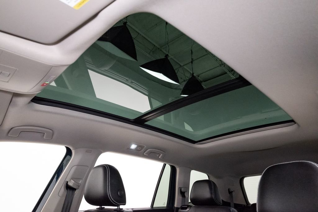 Used 2023 Volkswagen Atlas SEL Premium image 11