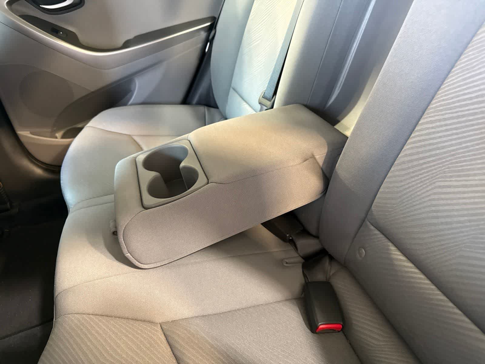 Used 2012 Hyundai Elantra GLS FWD image 16