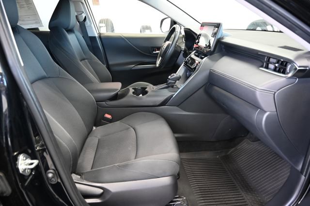 Used 2022 Toyota Venza LE AWD/4WD image 11