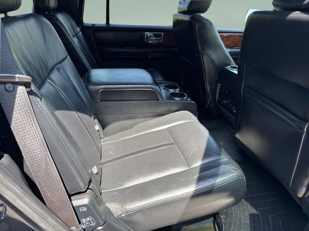 Used 2016 Lincoln Navigator Select image 27