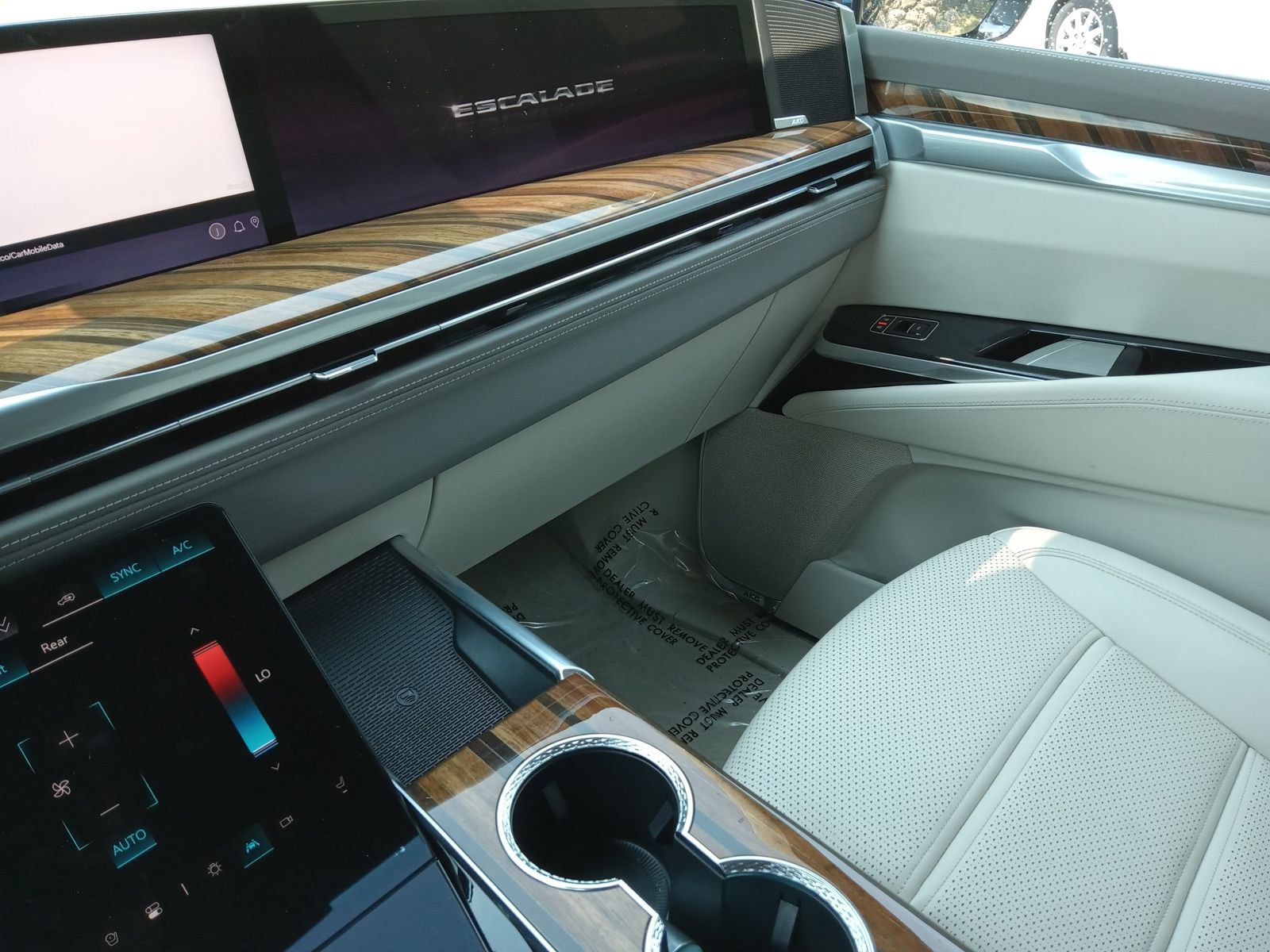 Certified 2026 Cadillac Escalade Platinum Sport AWD/4WD image 19