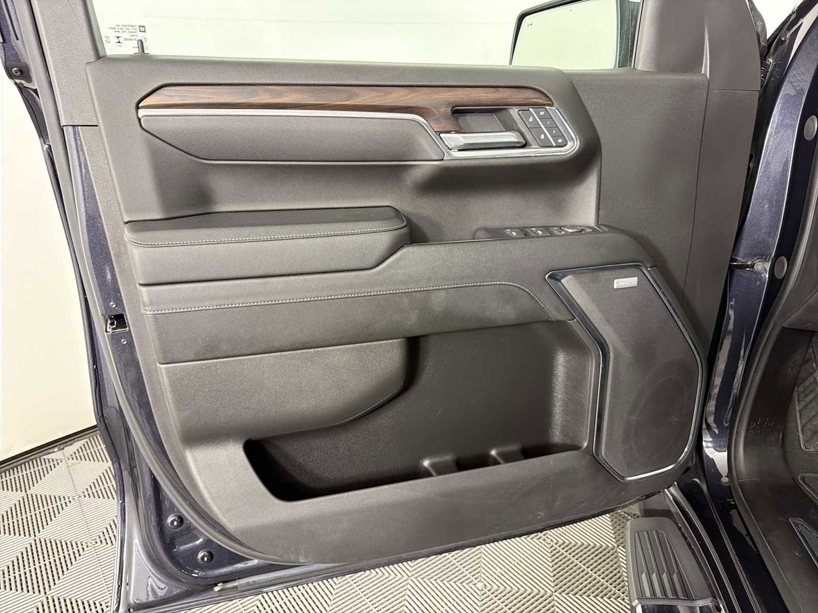 Certified 2024 GMC Sierra 1500 SLT w/ SLT Premium Plus Package image 8