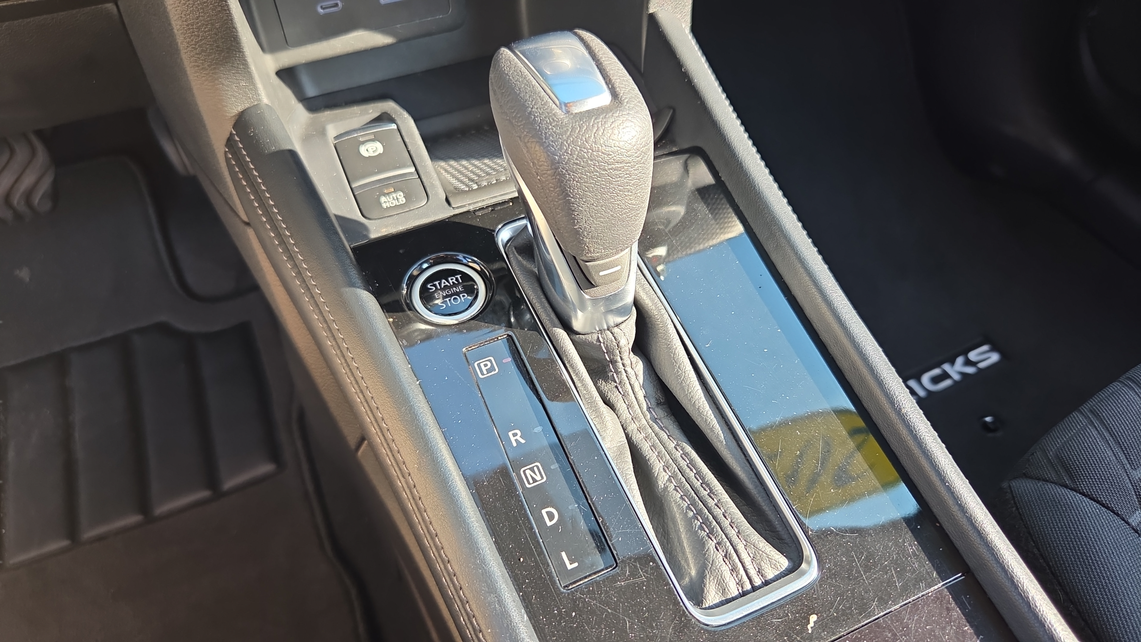 Used 2023 Nissan Kicks SV FWD image 22
