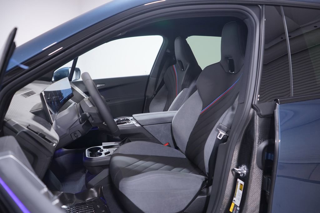 New 2026 BMW iX xDrive45 w/ M Sport Package image 7
