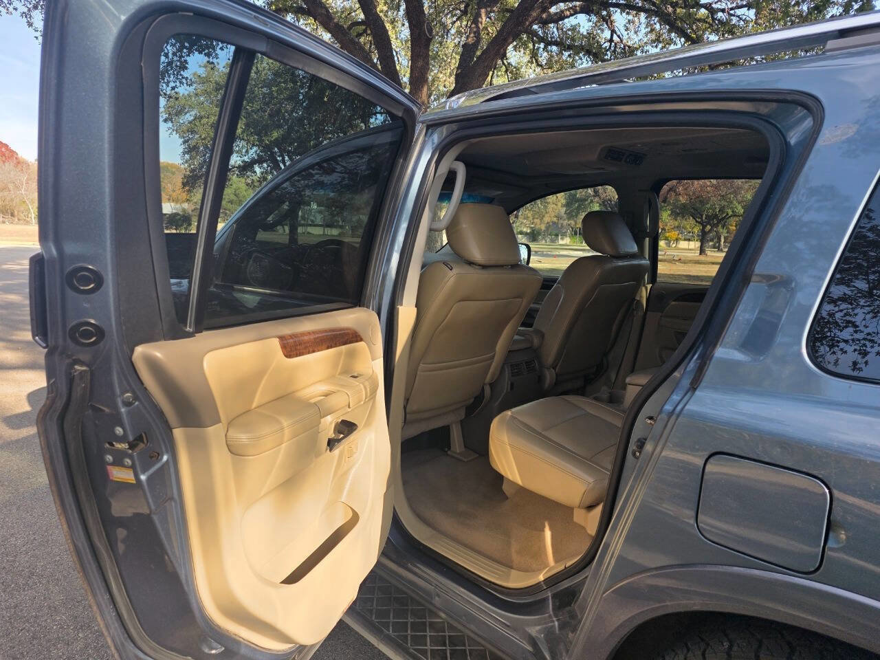 Used 2012 Nissan Armada Platinum image 15