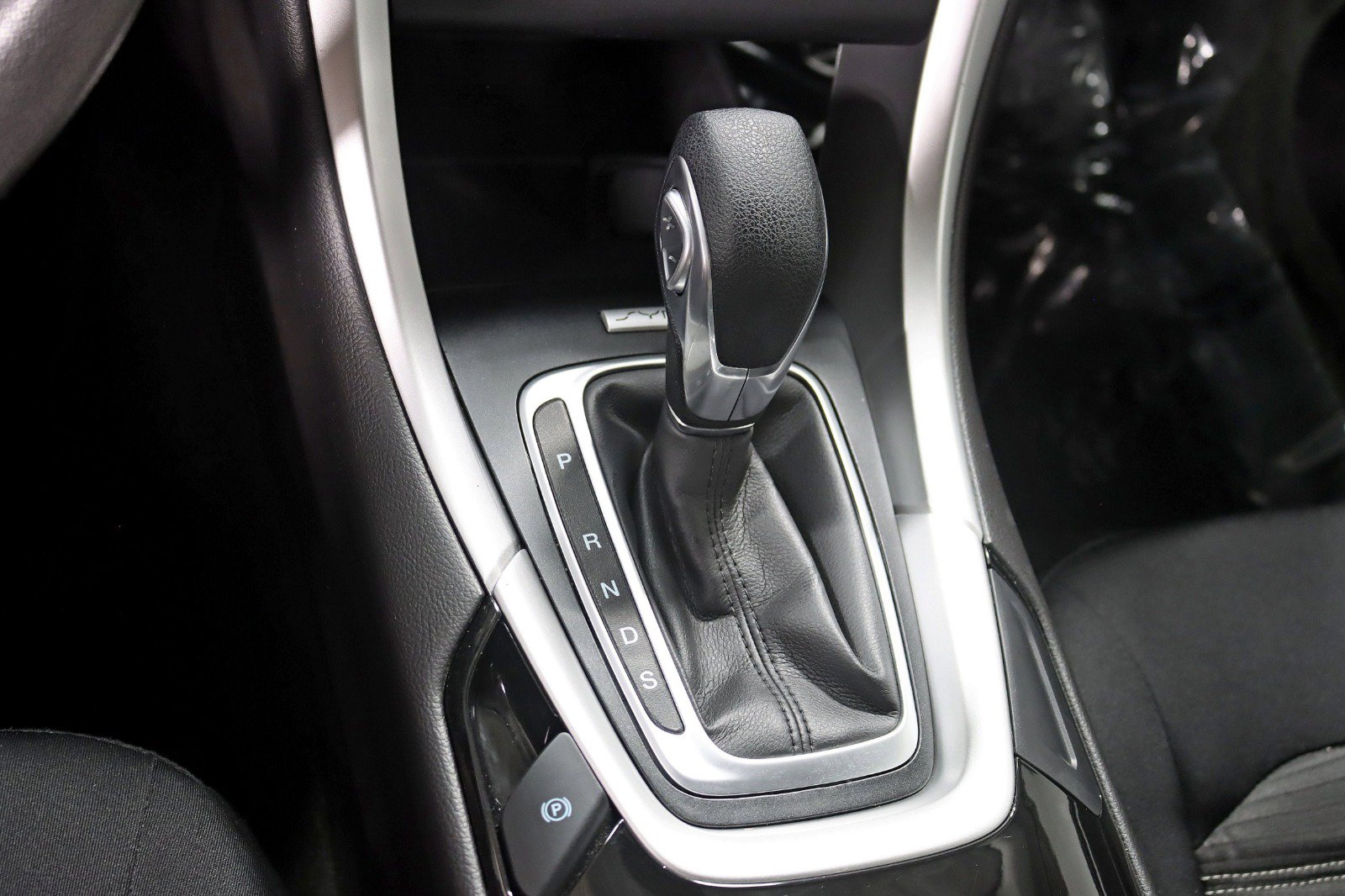 Used 2016 Ford Fusion SE FWD image 19