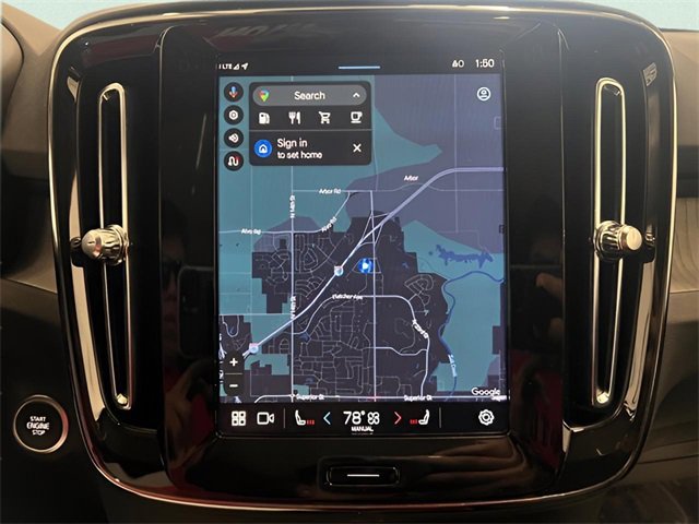 Used 2024 Volvo XC40 B5 Core image 24