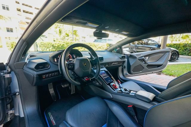 Used 2020 Lamborghini Huracan EVO AWD/4WD image 3