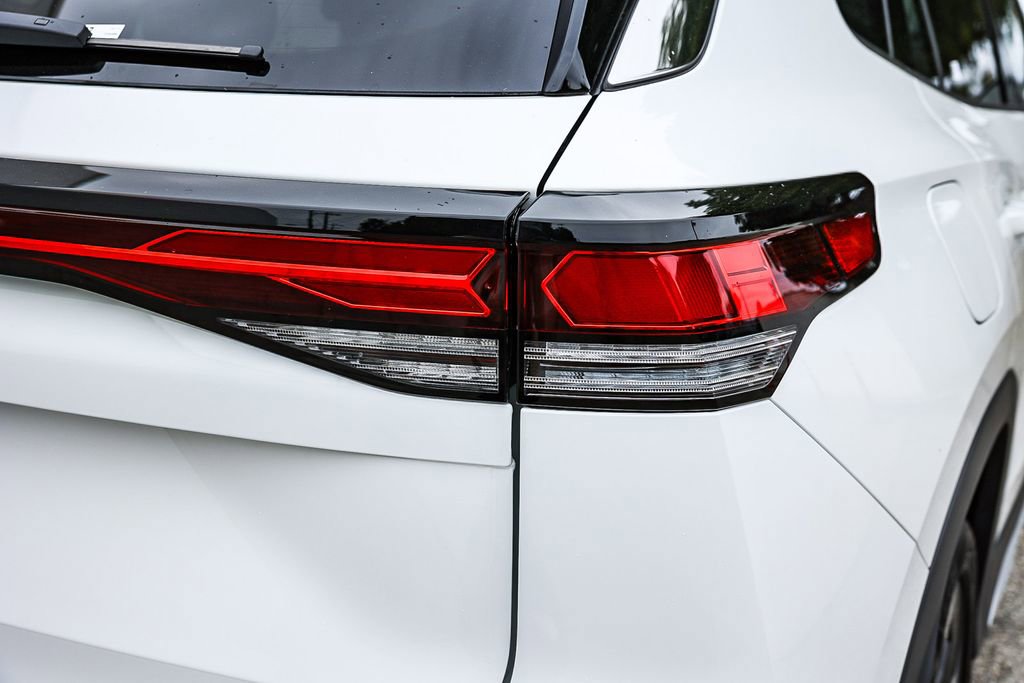 New 2026 Volkswagen Tiguan SE image 11