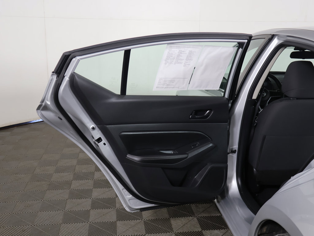 Used 2024 Nissan Altima 2.5 SV FWD image 17