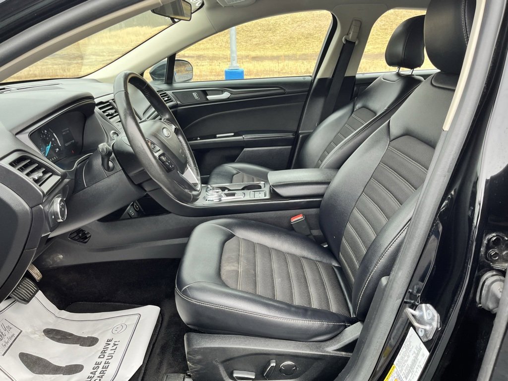 Used 2018 Ford Fusion SE w/ Equipment Group 601A image 10